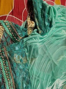Selling A Combo Of 2 Sarees