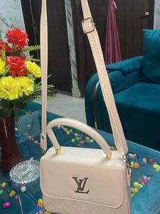 Stylish Cream Handbag