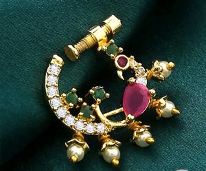 Elegant Gold Nath with Stones & Pearls