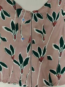 Chic Floral Top🌺🌿