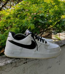 Nike Air Force 1 Sneakers