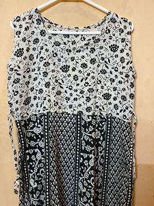 Stylish Black &amp; White Floral Print Gown