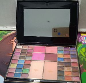 FNG 54 Colors Eyeshadow Palette
