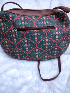 Zouk Shoulder Bag