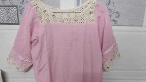 Elegant Pink Kurta with Lace Detail