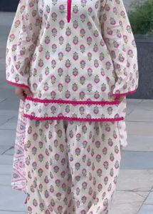 Farshi White Printed Kurta with Pink B