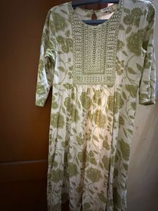 Elegant Kurta with Floral Print