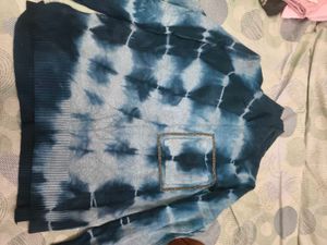 Blue Tie-Dye Knit Sweater in Xl loose style