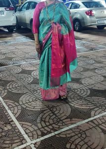 Elegant Teal &amp; Pink Patterned Saree