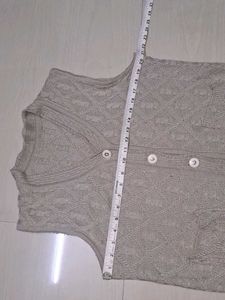 Cozy Grey Sleeveless Knit Vest of 1