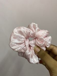 COMBOSALE Cute Scrunchie &amp; LIPGLOSSKeychain Set