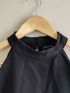 TULIP CUT HALTER NECK BLACK CROP TOP