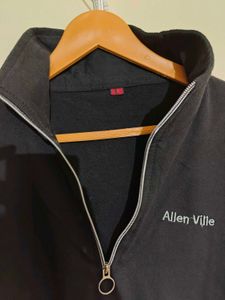 Black Crop Top with Zipper Detail