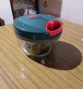 BRAND NEW**VEGETABLES CHOPPER..