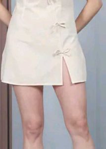 Chic Cream Dress with Bow