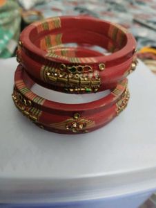 Lakk Red Bangles