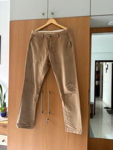 Arrow Men's Tan Chinos