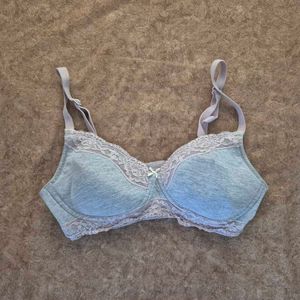 Comfortable Lace Trimmed Bra☆