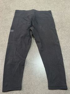 Comfortable Charcoal Grey Capri Leggings