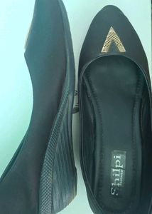 Stylish Black Ballerina Flats