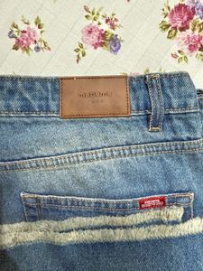 Stylish Light Wash Ripped Jeans