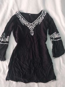 Black Embroidered V-Neck Tunic Kurta