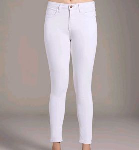 Classic White Skinny Jeans