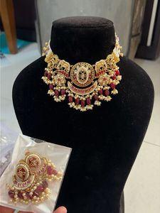 Brand new Stunning Gold-Plated Necklace and Earrin