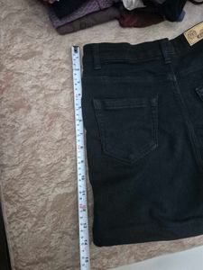 black denim shorts ♡‧₊˚*