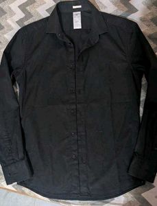 Classic Black Men's Dress Shirt..size:-M
