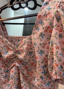 Cute Floral Puff Sleeve Ruched Top
