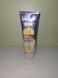 Garnier Vit C Serum Face Wash