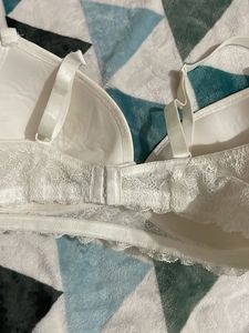40C GINA BENOTTI Comfortable White Lace Bra
