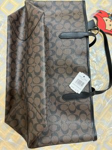 Coach City Tote in signature canvas authentic- twi