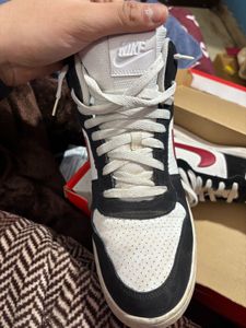 UK-10 Nike Men Borough Sneaker