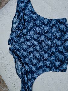 2 Women's Crop Tops
