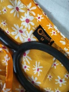 🌻Yellow Floral Print Crop Top With Puffed Sleeves