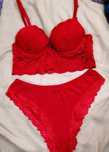 Red Lace Bralette with beautiful brief 👍