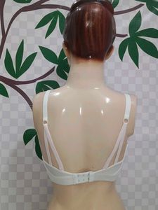 (200)White Sports Bra - Comfortable &amp; Supportive