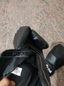 Cult Boxing Gloves Black 12 OZ