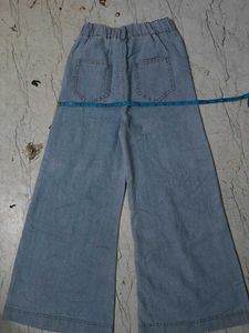 Light Wash Wide Leg Jeans size s,