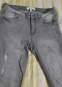 Stylish Women's Grey Denim Jeans