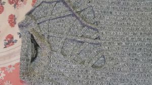 High-quality knit material with a trendy see-throu