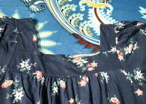 BLUE FLORAL SQUARE NECK FLUTTER SLEEVE TOP