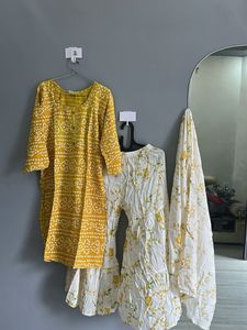 Yellow Printed Kurta Set (L)