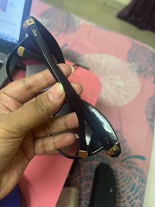 Stylish Black Cat-Eye Sunglasses