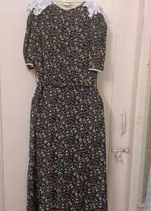 Floral Print Midi Dress w/ Lace Collar