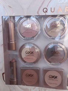 18 Pieces Makeup Kit