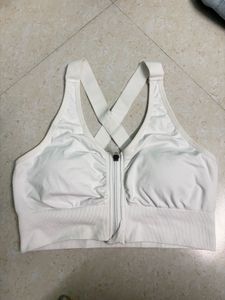 White Sports Bra with Front Zipper 🫶🏻