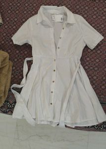 H&M Chic White Button-Up Dress with Belt